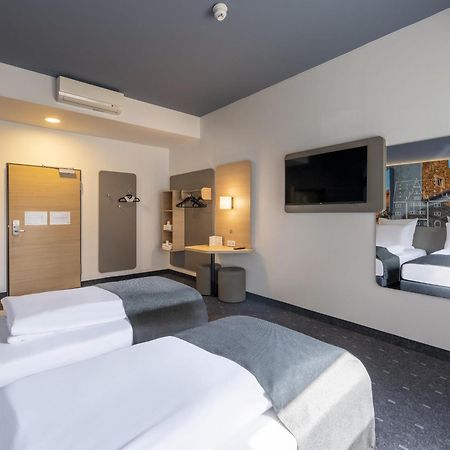 B&B Hotel Schweinfurt-City エクステリア 写真