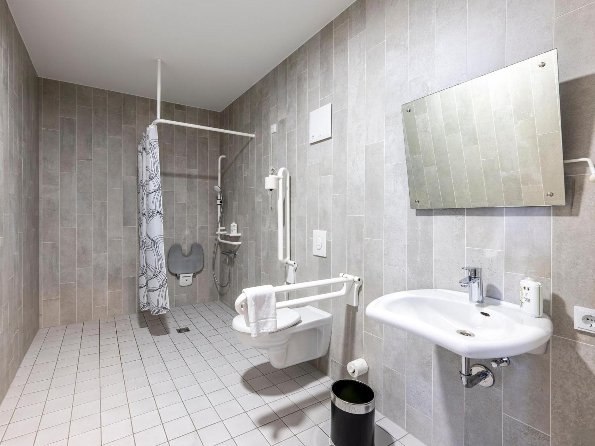 B&B Hotel Schweinfurt-City エクステリア 写真